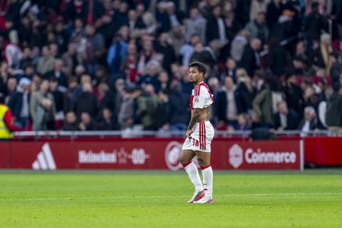 Oud-hoofdscout Ajax haalt vernietigend uit naar Marcos Leonardo: 'Voetballend zwak en sportief mislukt'