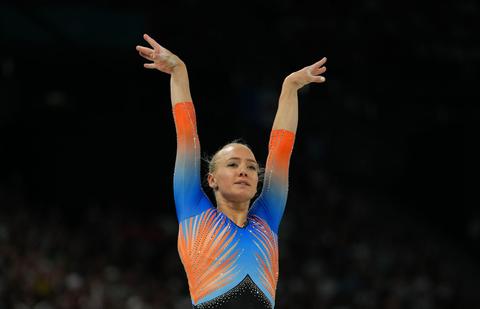 Ex-topturnster Lieke Wevers (35) en haar vriend ontslagen en in opspraak na 'agressief incident'