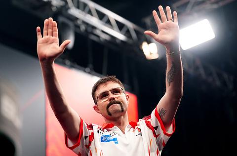 Topdarter die feestje voor Nederlandse debutant verpestte verrast met opvallende walk-on