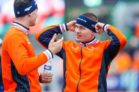 Topschaatser Joep Wennemars klopt Jenning de Boo, opmerkelijk voorval bij 500 meter in Thialf