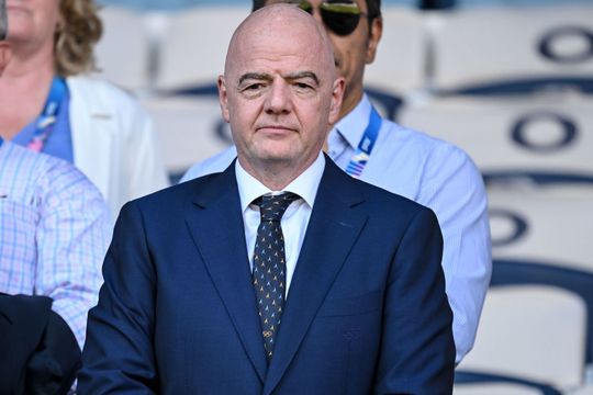 FIFA-baas complimenteert Nederlandse EHBO na snelle zorg voor Hongaarse assistent-trainer