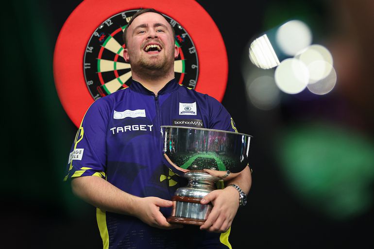 Grand Slam of Darts-winnaar Luke Littler opent jacht op record Michael van Gerwen: 'Gaat mij lukken'