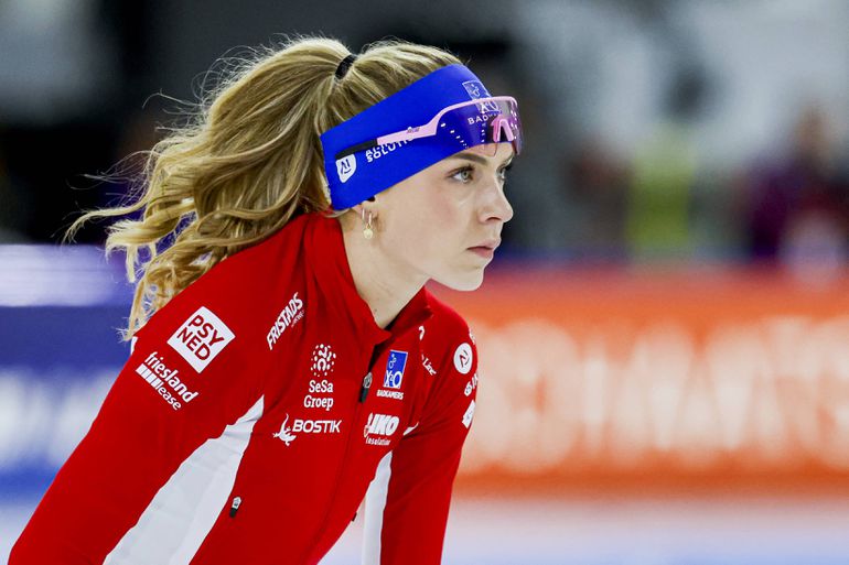 Schaatskampioene Joy Beune openhartig over fysieke zorgen: 'Ik heb vier soorten pillen geprobeerd'