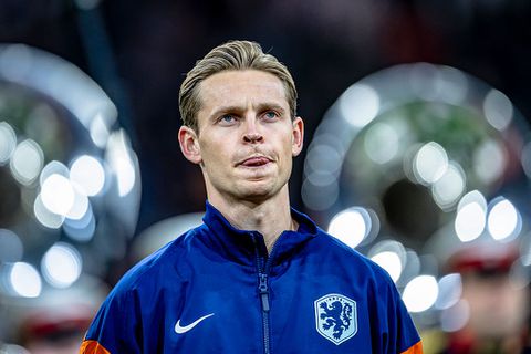 Frenkie de Jong mist gezin enorm en deelt lief compliment uit aan vrouw Mikky Kiemeney: 'Dat doet ze geweldig'