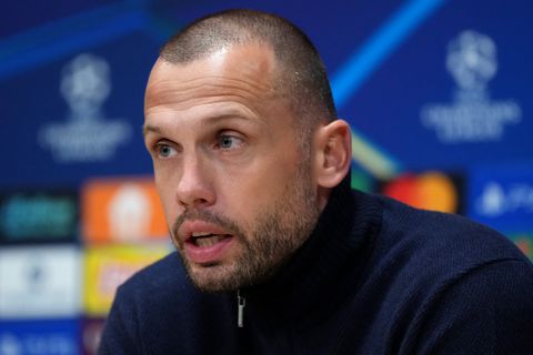 'Lachwekkende' John Heitinga weer mikpunt van kritiek na vertrek bij Ajax: 'Wat een ellende was dat'