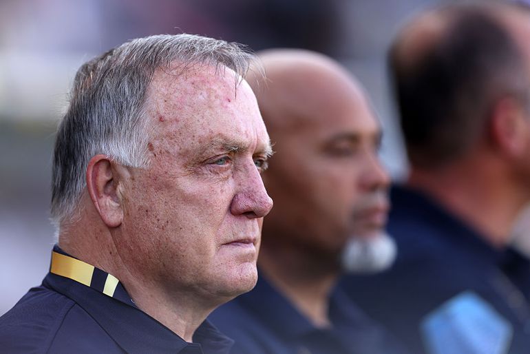 René van der Gijp 'vreest' voor Dick Advocaat tijdens cruciaal nachtduel Curaçao: 'Dan valt het stil daar'