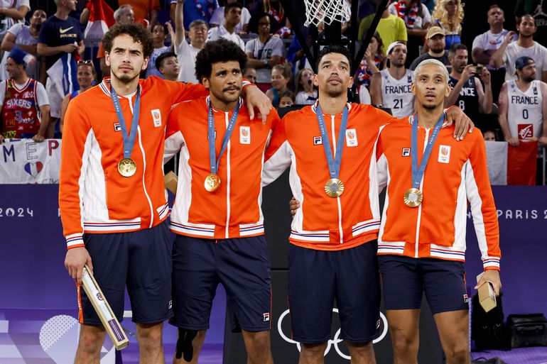 Krankzinnige worp Worthy de Jong levert 3x3 basketballers bijzondere onderscheiding op tijdens Sportgala