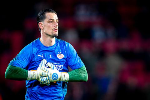 Drama compleet voor PSV-keeper: 'Dit nieuws komt hard aan'