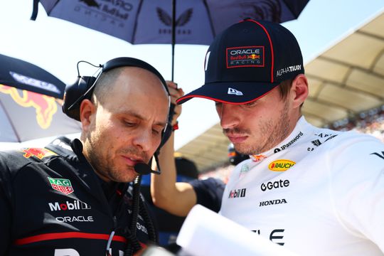 Max Verstappen laat lange stilte vallen na vraag over dierbaar persoon: 'Het is een klotesituatie...'