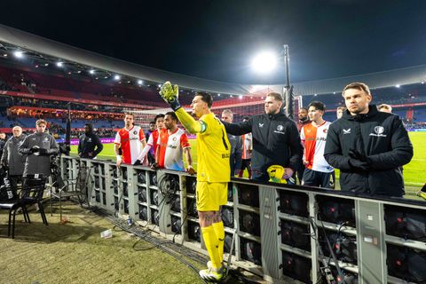 Robin van Persie en Justin Bijlow spreken zich uit over woede van de fans: 'Als groep de klappen vangen'