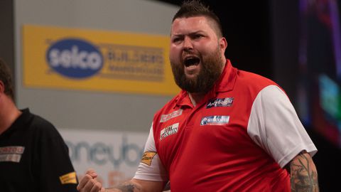Darter Michael Smith verloor bijna een hand bij vistrip: 'Haai van 1,20 meter'