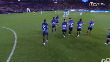 Thuram scoort de 1-0 voor Inter tegen Lazio