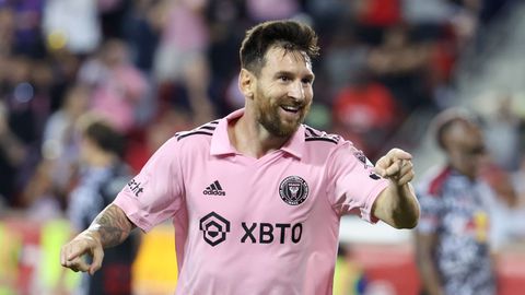 Playboy-model wil dat Lionel Messi haar foto's bekijkt: 'Perfecte vrouw voor perfecte voetballer'