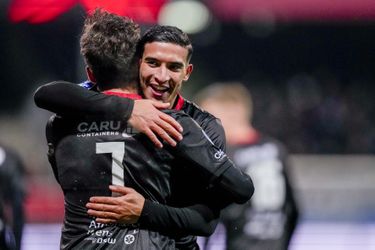 Excelsior wint gemakkelijk in eigen huis van sc Heerenveen en stijgt op de ranglijst