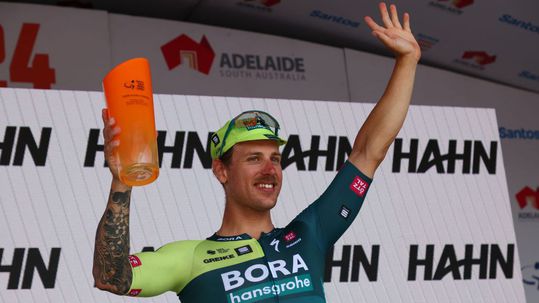 Sam Welsford sprint verjaardagscadeau bij elkaar in Tour Down Under