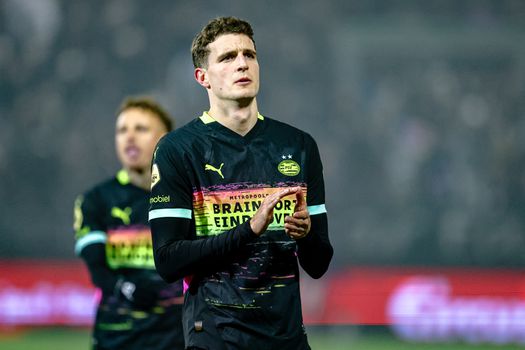 Opmerkelijke situatie in Eredivisie: dit is waarom PSV wel speelt, maar Ajax en Feyenoord niet