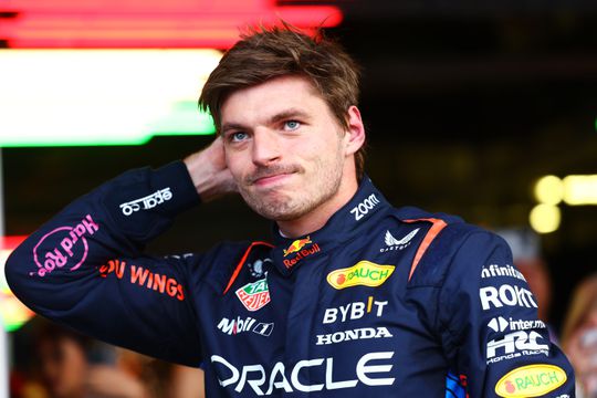 Max Verstappen vervult negatieve hoofdrol in eerste race van het jaar: twee crashes én tijdstraffen