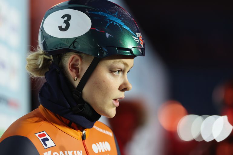 Goud voor Xandra Velzeboer op EK shorttrack na flinke tegenslag, zus Michelle grijpt net naast podiumplek