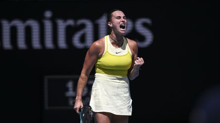 Titelverdedigster Aryna Sabalenka wint met gemak van tienersensatie op Australian Open