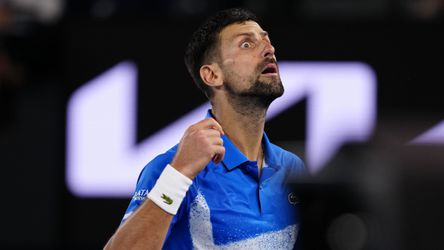 Boze Novak Djokovic kondigt op Australian Open boycot aan: 'Heel ongemakkelijk voor me'