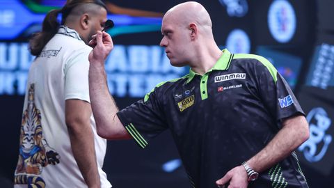 Topdarter Michael van Gerwen behoudt ongeslagen status in 2026 met succesvol debuut in Saoedi-Arabië