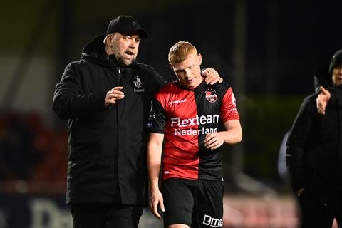 Theo Janssen lacht om wereldberoemde waterdrager bij De Treffers: 'Hij moet nu de omhaal maken'