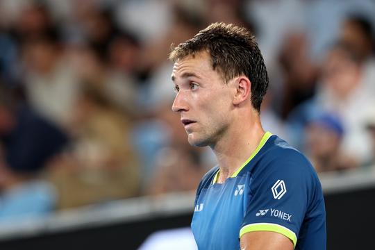 Toptennisser dreigt Australian Open te moeten verlaten door zijn vrouw: 'Het is een interessante situatie'