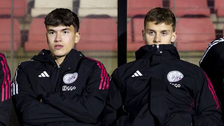 Zoon van Zlatan Ibrahimovic treedt in voetsporen van zijn vader met debuut in Ajax-shirt