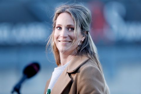 Hélène Hendriks bij VI over trouw-geruchten: 'Jullie zijn allemaal uitgenodigd'