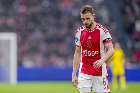 Rafael van der Vaart lijkt al klaar met Jordan Henderson: 'Tikkie breed, tikkie terug'