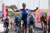 Tim Merlier wint na de eerste ook de derde etappe in de UAE Tour © Getty Images