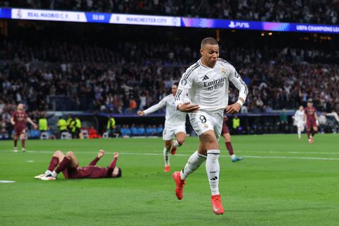 Kylian Mbappé lacht tegenstander uit tijdens Champions League-clash tussen Real Madrid en Manchester City