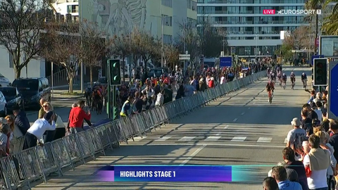 Bizarre finish in grote wielerwedstrijd: Wout van Aert en rest van peloton rijden verkeerde straat in
