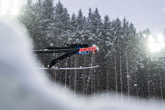 Merkwaardig incident op Winterspelen: sporter tijdens wedstrijd gehinderd door bladblazer