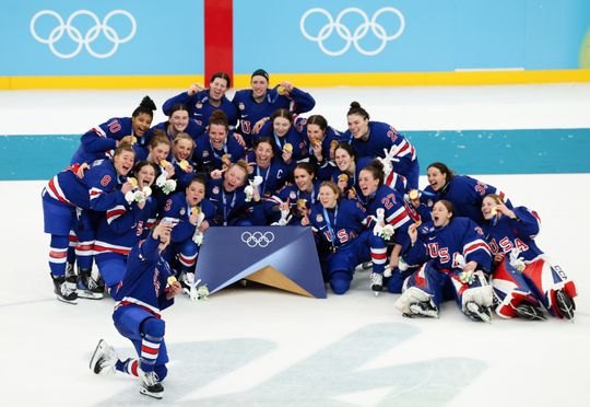 Eeuwige rivalen tot het uiterste gedreven in olympische ijshockeyfinale