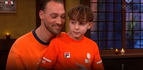 Kjeld Nuis en zoontje Jax (9) zorgen voor liefdevolle beelden in Milaan: 'Wie doet er gek?'