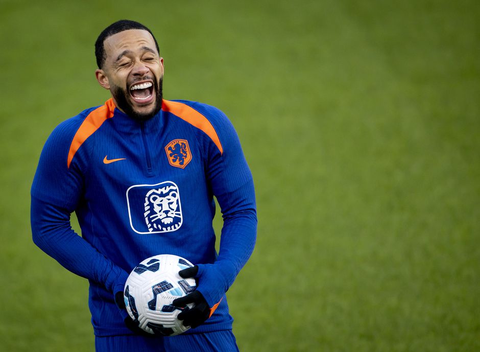 Bondscoach Ronald Koeman zet journalist op zijn plek na vraag over Memphis: 'Dat zou wel heel dom zijn'