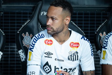 Neymar bezorgd Santos-fan (7) na ernstige ziekte en bijzonder eerbetoon de dag van zijn leven