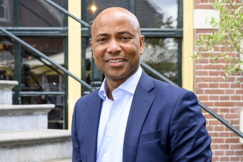 Bekende ex-sportpresentator (60) is weer verliefd: 'Ik zeg dat eigenlijk nooit ergens'