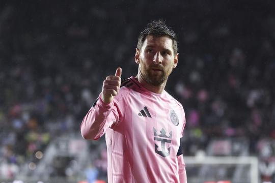 Lionel Messi bereikt bijzonder record, maar slikt ook enorme teleurstelling