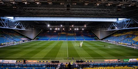 Vitesse degradeert officieel uit Eredivisie na straf van 18 punten in mindering