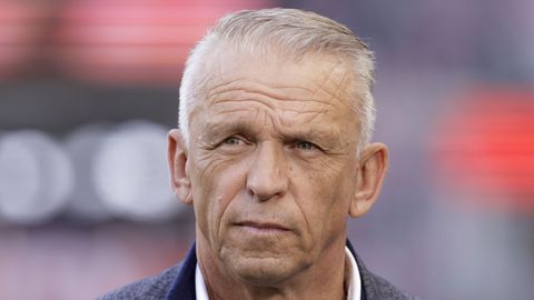 Trainer Edward Sturing na degradatie Vitesse: 'Wie niet meer wil of kan, moet zich melden'