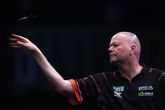 European Darts Grand Prix | Raymond van Barneveld viert na zege verjaardag in Duitsland, Gian van Veen verliest