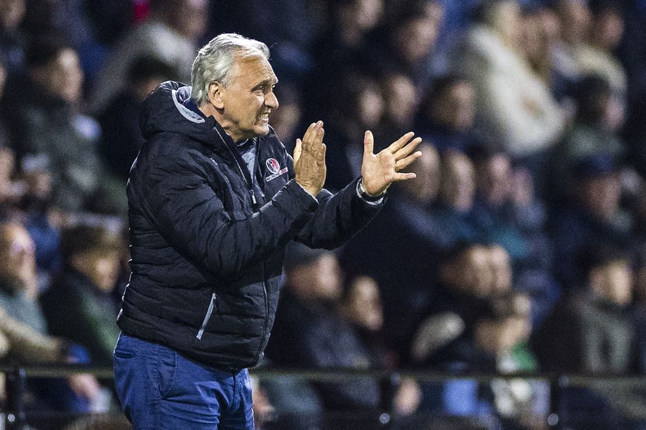 Robert Maaskant wil trainer blijven en flirt met coachloze Eredivisionist: 'Altijd een prettige club gevonden'