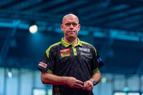Schrikbarende Michael van Gerwen zorgt voor ongeloof: topdarter zakt door bizarre ondergrens