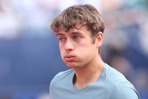 Stuntende tennisser in tranen door tragische dood van talentvolle landgenoot (13): 'Bij elk punt zal ik aan jou denken'