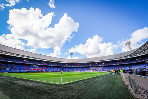 Spelersbus AZ vertraagd richting De Kuip vlak voor bekerfinale: grote verbazing in Rotterdam
