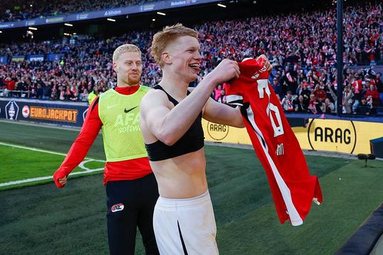 Nuchter toptalent Kees Smit (20) snoert critici de mond en kijkt uit naar groots feest: 'Daar houd ik wel van'