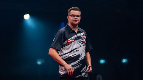 Topdarter Gian van Veen moet nieuwe teleurstelling slikken in moeizame periode