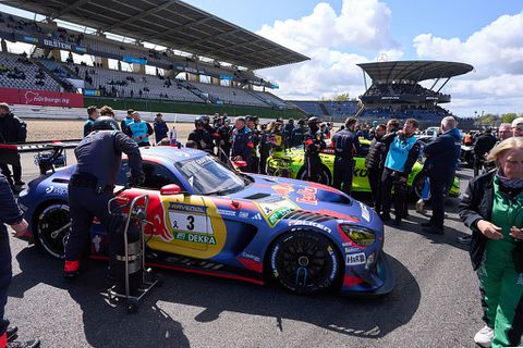 Max Verstappen ziet veelbelovende race op de Nürburgring op teleurstellende wijze eindigen